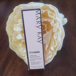 Mary Kay Timewise Liquid Foundation Ivory 5